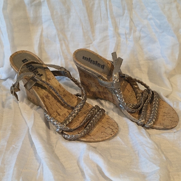 (J36) Unlisted Gold Wedge Sandals with Braided Straps - Picture 2 of 5
